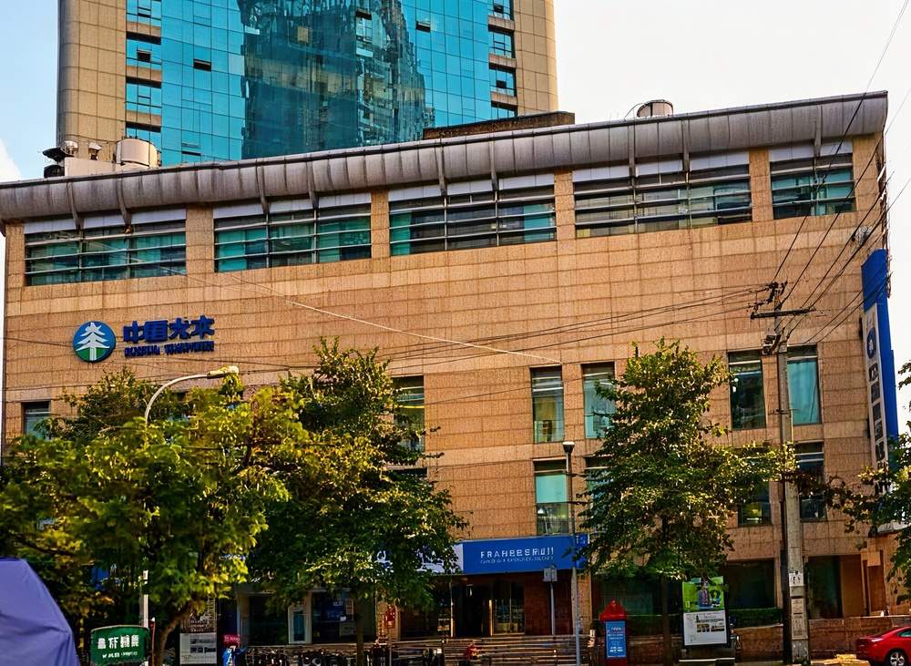 冠城广场入口图